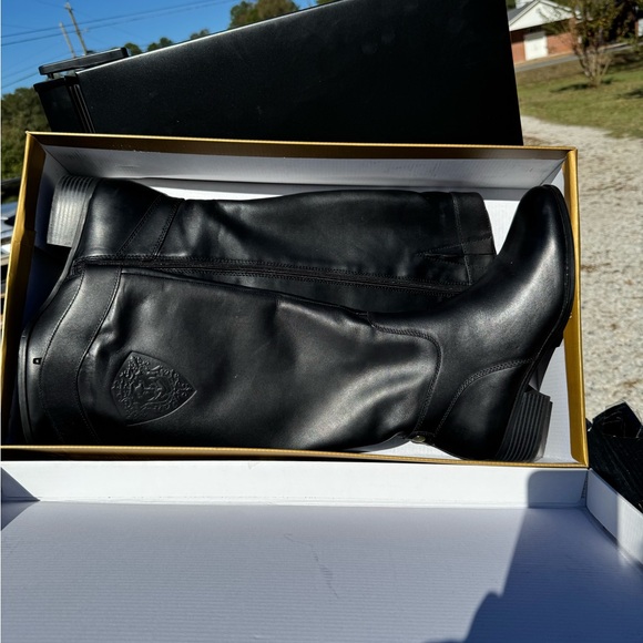 Boots - Picture 2 of 3